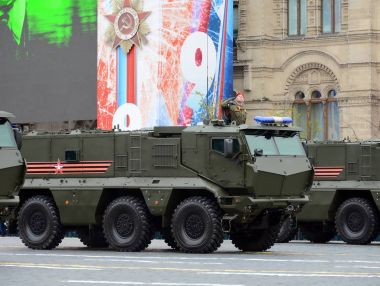  Zafer Bayramı (İkinci Dünya Savaşı) 72th yıldönümü kutlaması. Mayın dayanıklı pusu korumalı (Mrap) zırhlı araçlar tayfun-K