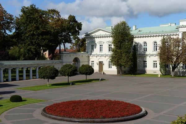 Il cortile del palazzo presidenziale di Vilnius . — Foto Stock