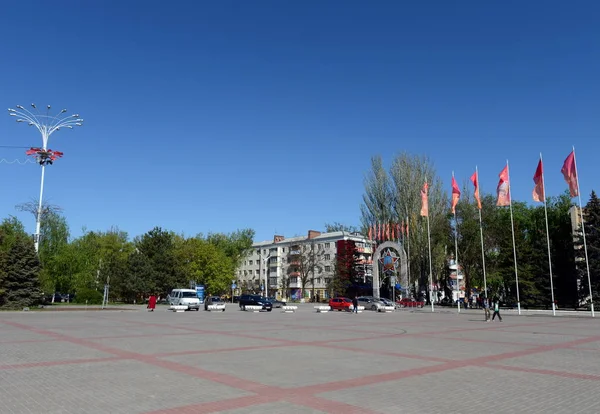 Victory square i city av Volgodonsk. — Stockfoto
