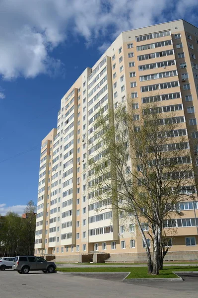 Complexe résidentiel "Kokoshkino" dans le centre de la colonie Kokoshkino Novomoskovsk district administratif de Moscou . — Photo