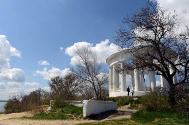 Rotunda in the Seaside Park on the shore of the Tsimlyansk reservoir. clipart