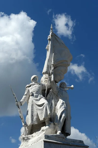 在罗斯托夫州的齐姆良斯克市的士兵解放者纪念碑. — 图库照片