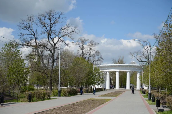 Tengerparti park, a város Tsimlyansk a Rosztov régióban. — Stock Fotó