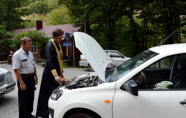  Consecration of the car at the source 
