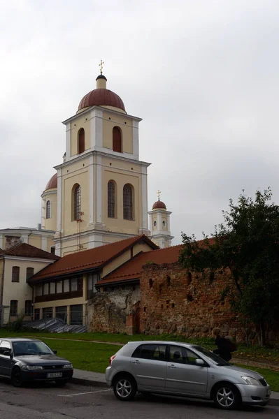 Die Kirche des Heilig-Geist-Klosters, der Tempel zu Ehren der Herabkunft des Heiligen Geistes zu den Aposteln - der Tempel des orthodoxen Klosters in Vilnius. — Stockfoto