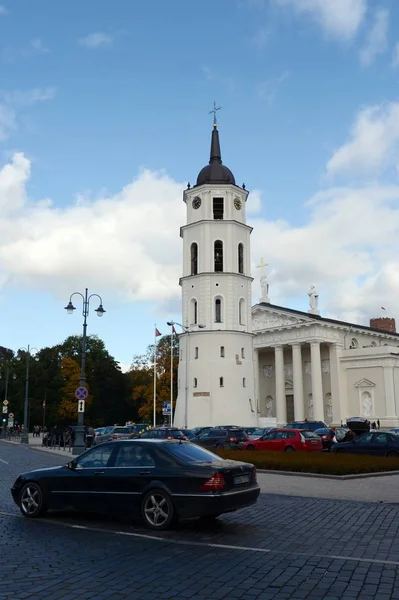 Belltower (XVIII century.) The Cathedral of St. Stanislaus in Vilnius. — Stock Photo, Image