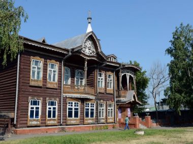  Eski ahşap bina, Barnaul Krasnoarmeysky Avenue'de Shadrin tüccarların eski ev.