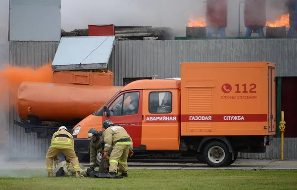  Araba Noginsk kurtarma merkezi Rusya acil durumlar Bakanlığı'nın çeşitli yangın söndürme için gaz acil servisin.
