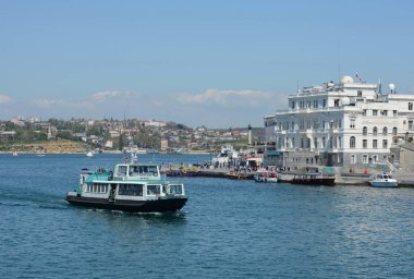  Topçu Bay Sivastopol içinde.