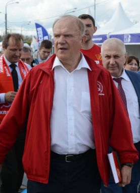  Komünist Parti lideri Gennady Zyuganov basın Festivali, Moskova. 