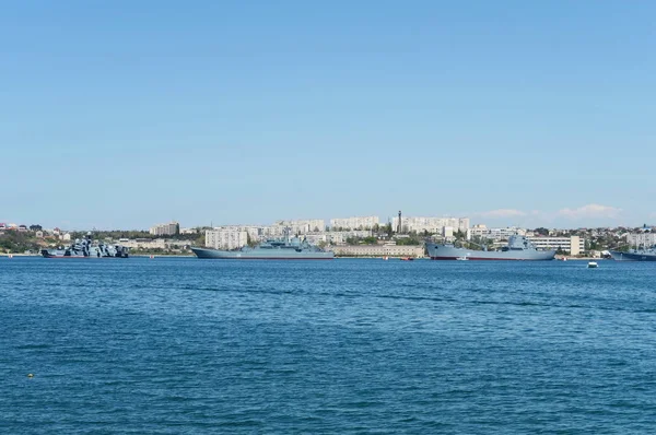 Military ships in the bay of Sevastopol. — Stock Photo, Image