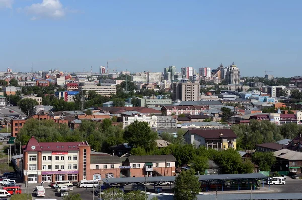 Barnaul şehir dağlık bölümünden görünümünü.