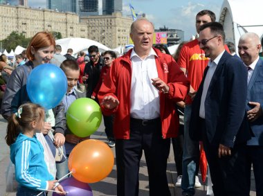  Komünist Parti lideri Gennady Zyuganov basın Festivali, Moskova. 