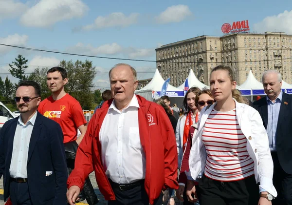  Komünist Parti lideri Gennady Zyuganov basın Festivali, Moskova. 