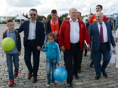  Komünist Parti lideri Gennady Zyuganov basın Festivali, Moskova. 