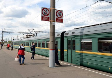  Bryansk istasyonunda elektrikli tramvay.
