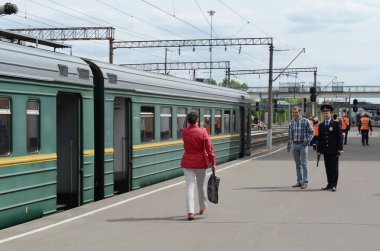  Bryansk istasyonunda elektrikli tramvay.