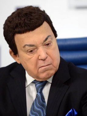   Josef Kobzon, Sovyet ve Rus pop şarkıcısı (bariton), müzikal ve kamu figürü, öğretmen. Rus Devlet Duma milletvekili II-VI çağrı.