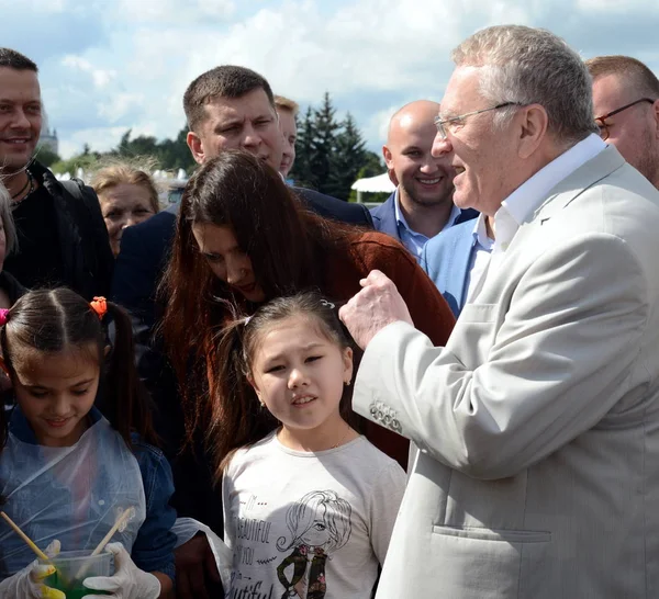 A liberális demokrata párt az Oroszország Vladimir Zhirinovsky a sajtó fesztiválon, a moszkvai vezetője. — Stock Fotó