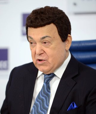   Josef Kobzon, Sovyet ve Rus pop müzik sanatçısı bariton, müzikal ve kamu figürü, öğretmen. Rus Devlet Duma milletvekili II-VI çağrı.