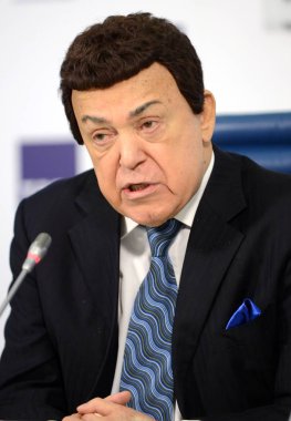  Josef Kobzon, Sovyet ve Rus pop şarkıcısı (bariton), müzikal ve kamu figürü, öğretmen. Rus Devlet Duma milletvekili II-VI çağrı.