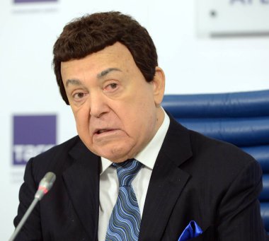  Josef Kobzon, Sovyet ve Rus pop şarkıcısı (bariton), müzikal ve kamu figürü, öğretmen. Rus Devlet Duma milletvekili II-VI çağrı.