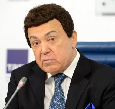  Josef Kobzon, Sovyet ve Rus pop şarkıcısı (bariton), müzikal ve kamu figürü, öğretmen. Rus Devlet Duma milletvekili II-VI çağrı.