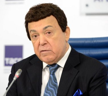  Josef Kobzon, Sovyet ve Rus pop şarkıcısı (bariton), müzikal ve kamu figürü, öğretmen. Rus Devlet Duma milletvekili II-VI çağrı.