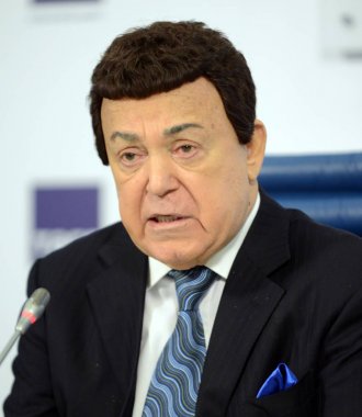  Josef Kobzon, Sovyet ve Rus pop şarkıcısı (bariton), müzikal ve kamu figürü, öğretmen. Rus Devlet Duma milletvekili II-VI çağrı.