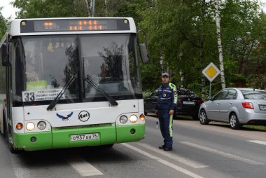  Yaya geçidi yol devriyesi hizmetinde müfettişi.