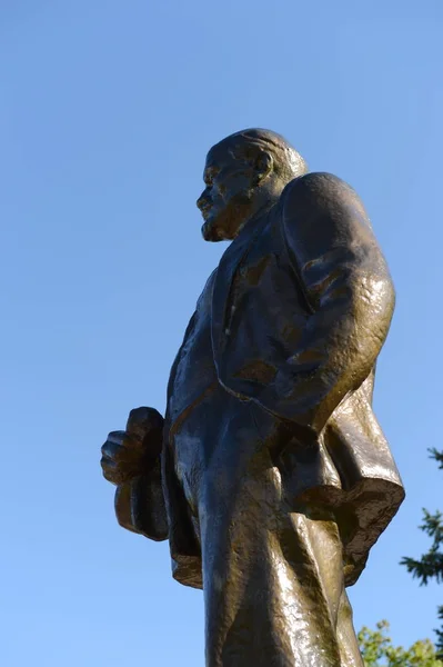 Monument van Vladimir Lenin in Volgodonsk. — Stockfoto