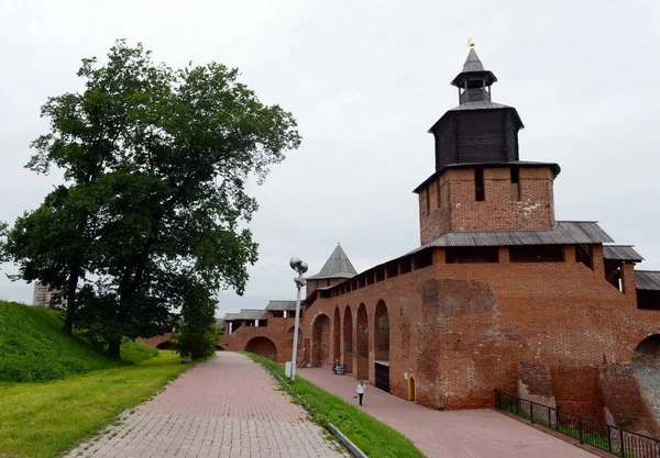 La torre del reloj del Kremlin de Nizhny Novgorod . — Foto de Stock