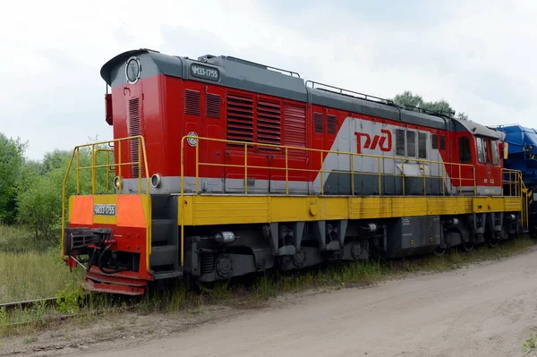 Locomotive de manœuvre ChMEZ-1755 à la gare . — Photo