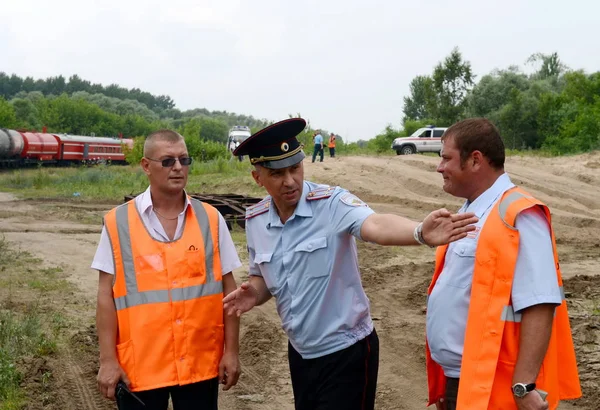  Railwaymen tarihinde sivil savunma çalışmaları ile bir polis memuru.