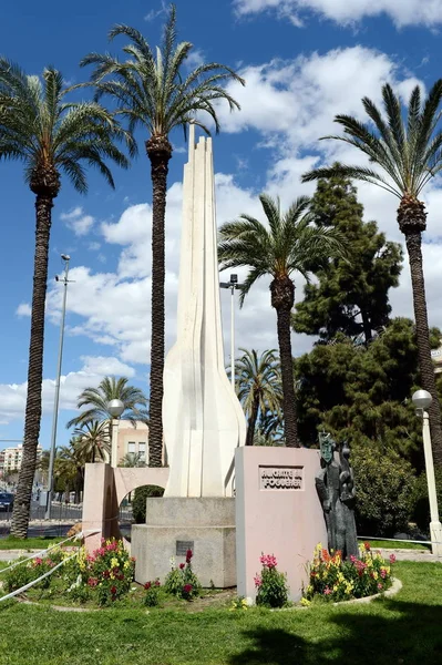 Monumento a Al Fogerer. Alicante. — Fotografia de Stock