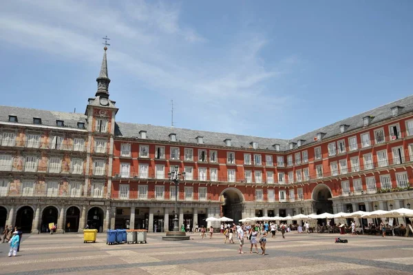 Plaza Mayor, başkentin merkezi kare Habsburg sırasında inşa. — Stok fotoğraf