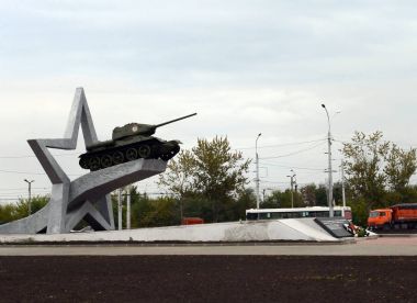  Anıt onurlandırmak Lipetsk oluşumu 1942 baharında ilk tank Kolordusu.