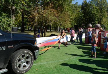  Kuvvet arabayı Poklonnaya tepede kaydırır..