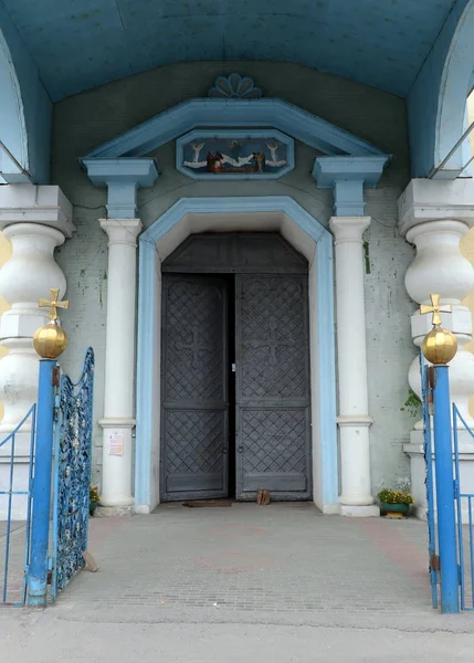 Entrance to the Ascension Cathedral in the town of lec. — Stock Photo, Image