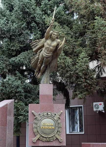 Monument aux employés du ministère de l'Intérieur de la région de Lipetsk, morts dans l'exercice de leurs fonctions . — Photo