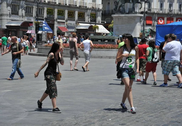 Μαδρίτη Ισπανία Ιουλίου 2011 Τουρίστες Στην Plaza Mayor Ένα Από — Φωτογραφία Αρχείου