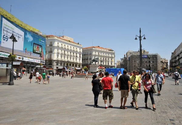 Madrid España Julio 2011 Turistas Plaza Puerto Del Sol Madrid — Foto de Stock