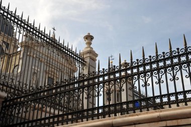 Madrid, İspanya - 2 Temmuz 2011: Katedrali, Nuestra Senora de la Almudena Madrid.Fragment içinde.