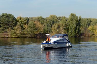  Polis teknesi Ks-700 Serebryany Bor Moskova Nehri üzerinde. 