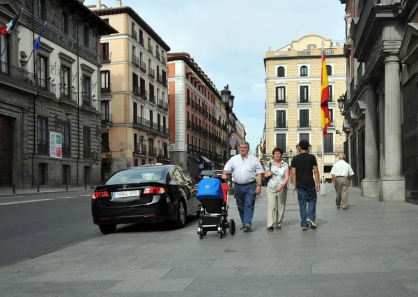 Madrid Spanien Juli 2011 Menschen Auf Der Straße Von Madrid — Stockfoto