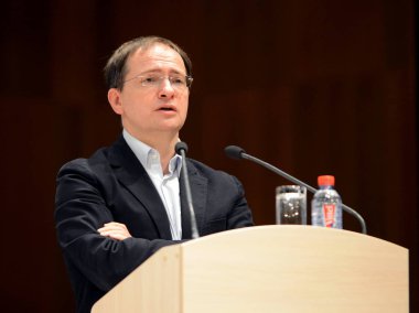  Kültür Bakanı Rusya Federasyonu Vladimir Medinsky Kaluga bir ders veriyor.
