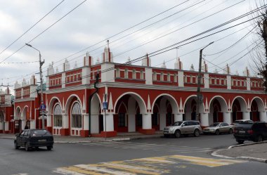  Gostiny Dvor bir dizi dükkan eski Storg meydanında bir tüccarın Kaluga sembolüdür.