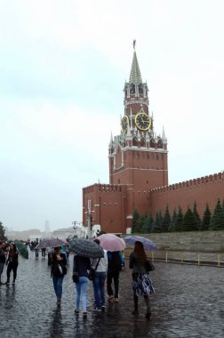  Moskova Kızıl Meydan turistlere.