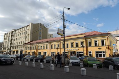 Moskova, Rusya - 26 Eylül 2017: Restoran Mcdonald's ın eski Arbat Moskova.