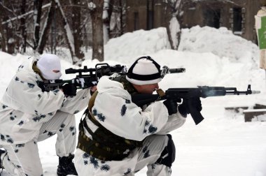  Özel müfreze asker mücadele koordinasyon içinde teröristlerin kış koşullarında nötralize dışarı çalışıyoruz.